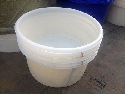 耐酸堿減水劑塑料儲(chǔ)罐 選對(duì)容量與材質(zhì)，保障化液存儲(chǔ)安全